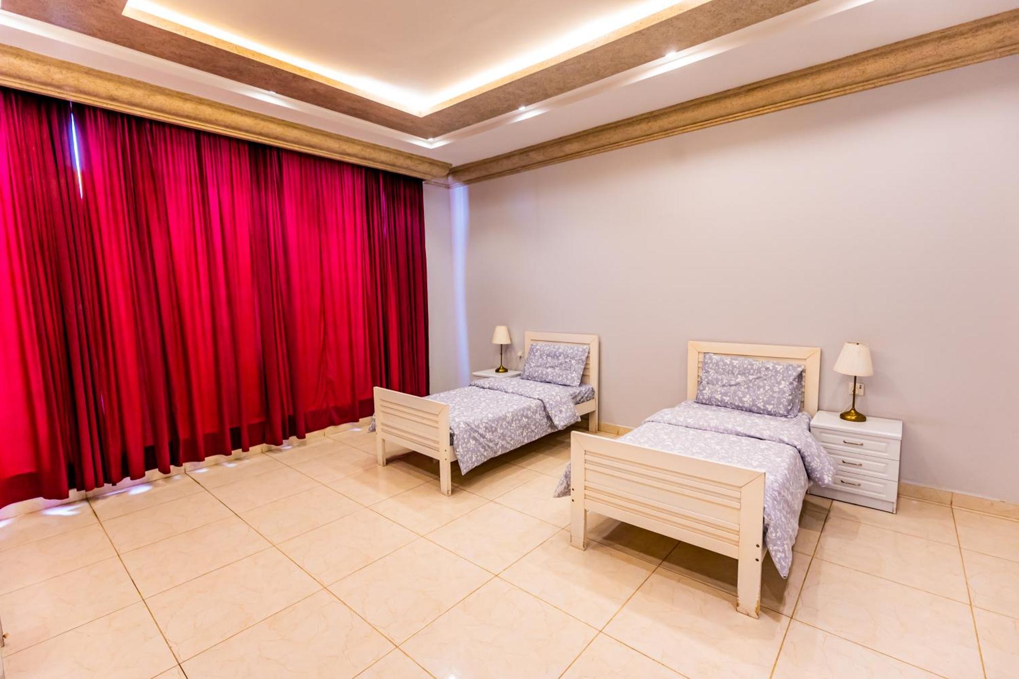 شاليهات الكوخ السويسري وأكوابارك Villa Ash Shishah Exterior foto